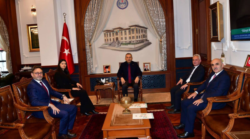 Trabzon Valimiz Sayın Tahir ŞAHİN’i makamında ziyaret ettik.