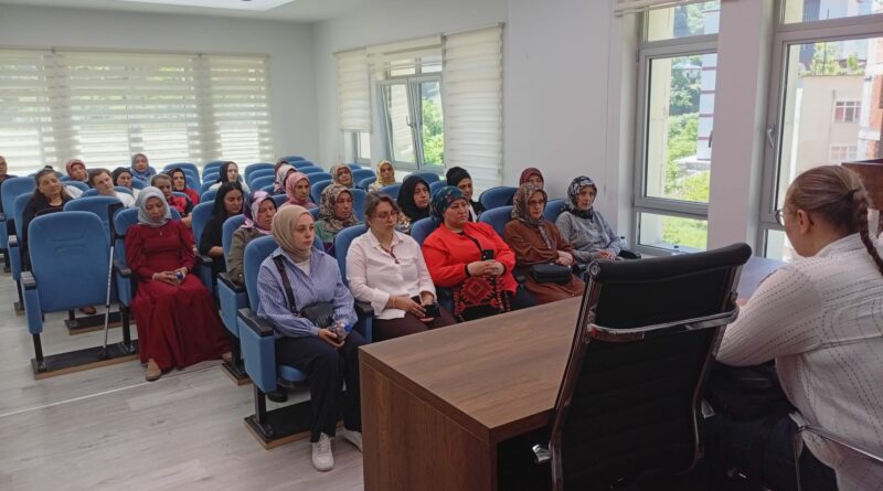 Vakfıkebir Kadın Kooperatifi yöneticileri tarafından katılımcılara kapasite geliştirme eğitimi. Vakfıkebir Kadın Kooperatifi yöneticileri tarafından katılımcılara kapasite geliştirme eğitimi.